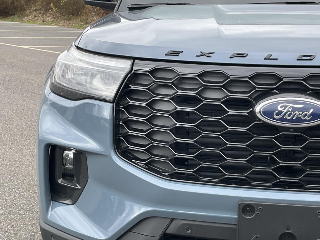 new 2025 Ford Explorer car, priced at $48,120