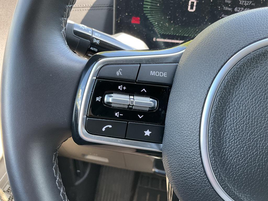 used 2025 Kia Carnival car, priced at $36,499