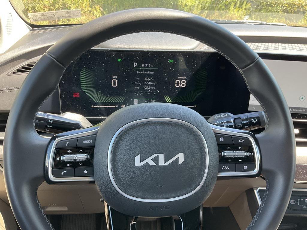 used 2025 Kia Carnival car, priced at $36,499