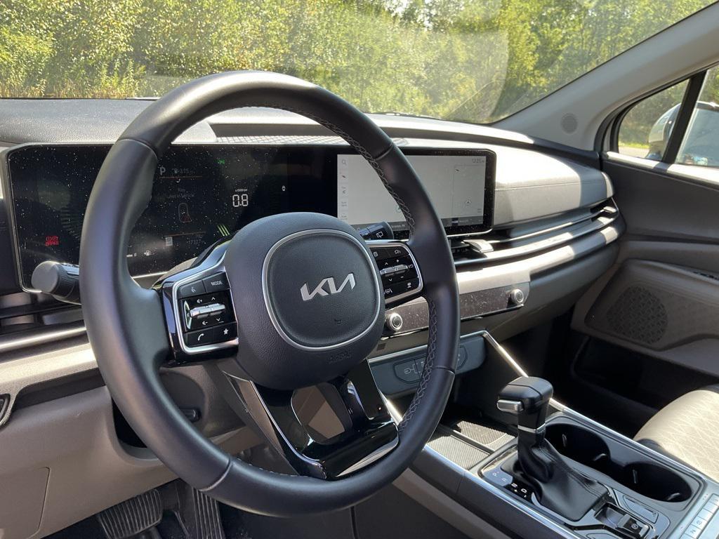 used 2025 Kia Carnival car, priced at $36,499