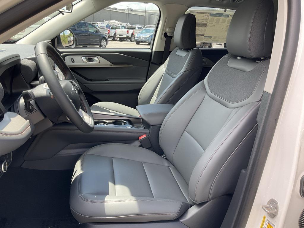 new 2025 Ford Explorer car, priced at $47,880