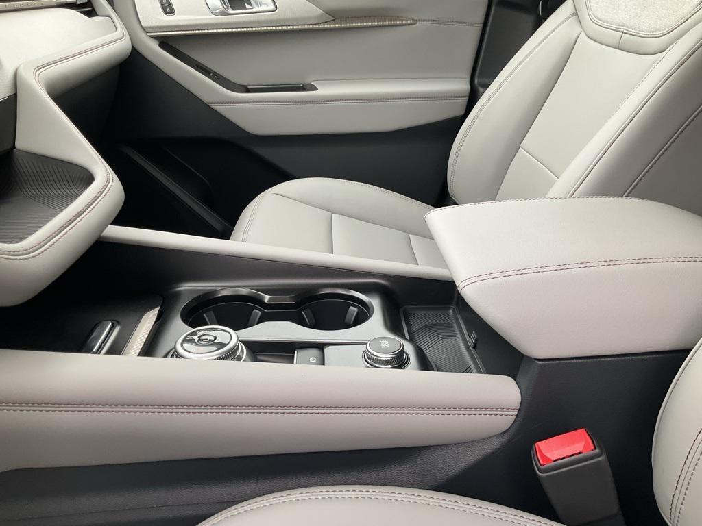 new 2025 Ford Explorer car, priced at $47,740