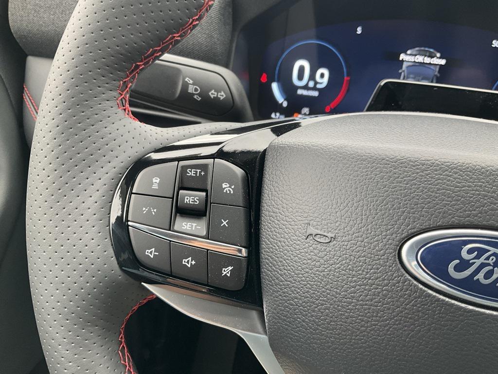 new 2025 Ford Explorer car, priced at $54,693