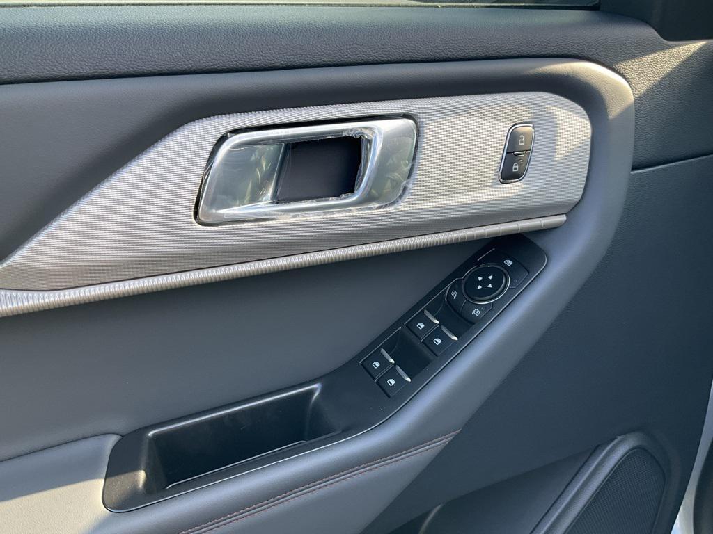 new 2025 Ford Explorer car, priced at $48,051