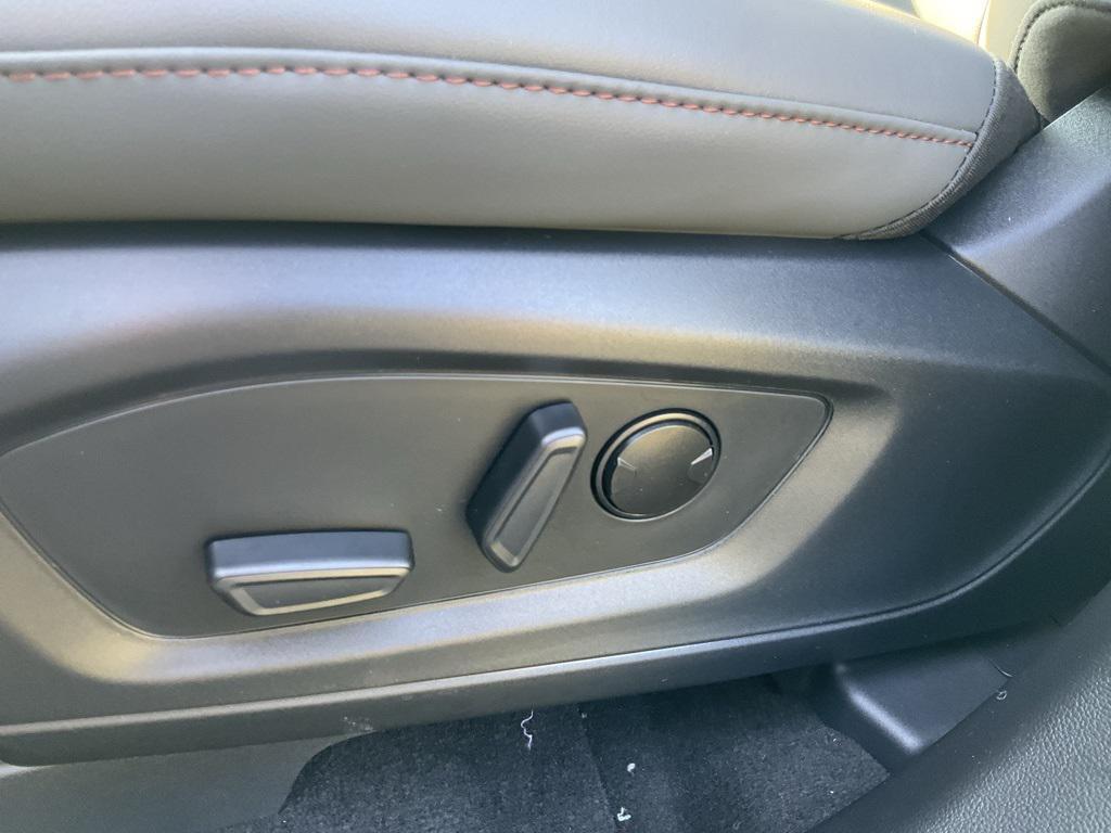 new 2025 Ford Explorer car, priced at $48,370