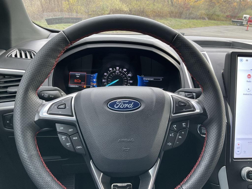 used 2024 Ford Edge car, priced at $32,975