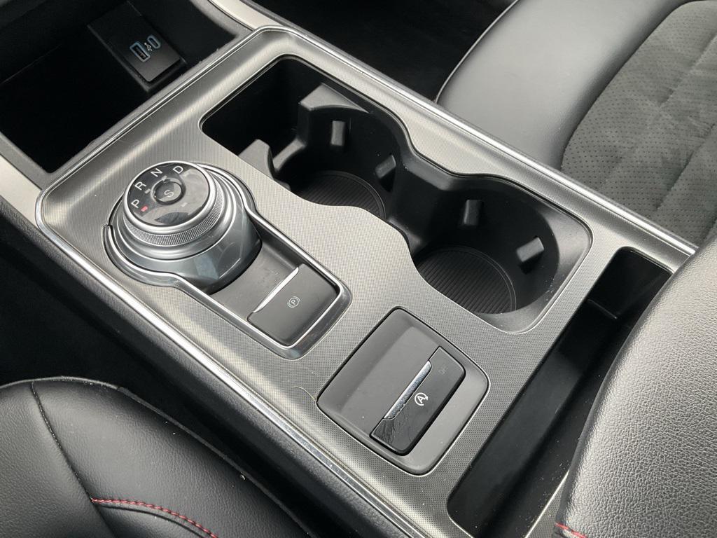 used 2024 Ford Edge car, priced at $32,975