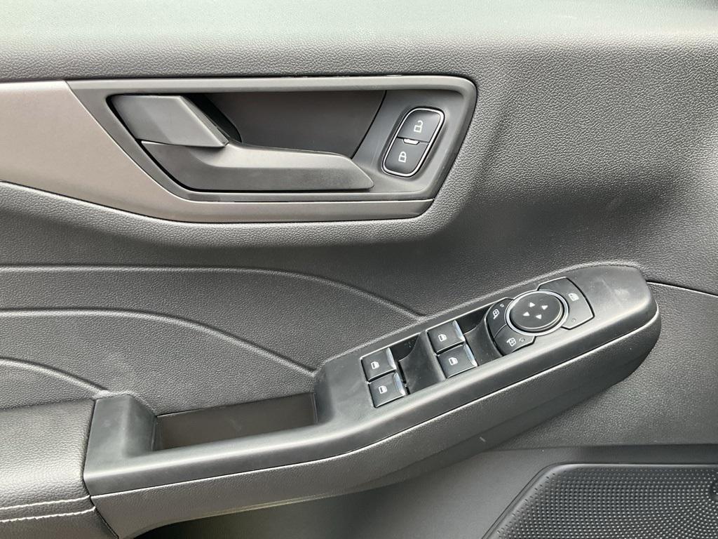 new 2025 Ford Escape car, priced at $30,047