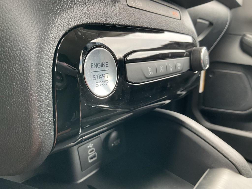 new 2025 Ford Escape car, priced at $30,047