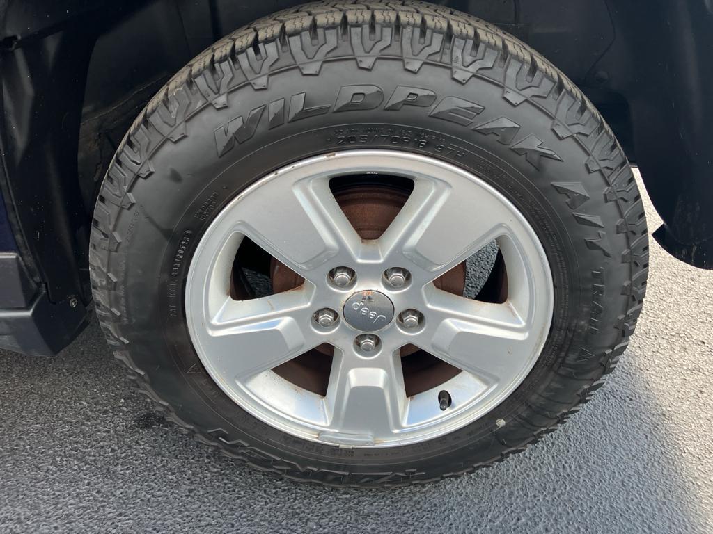 used 2015 Jeep Compass car, priced at $6,200