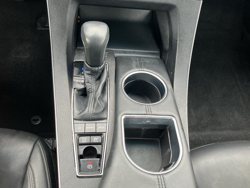 used 2019 Toyota Avalon Hybrid car, priced at $17,995