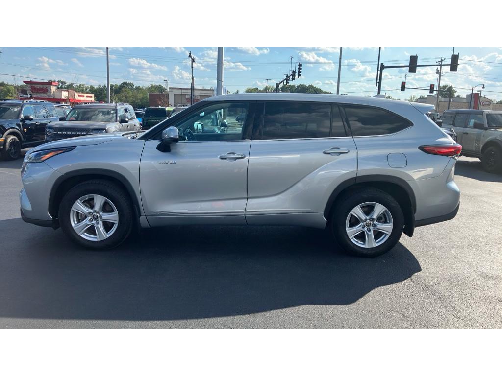 used 2021 Toyota Highlander Hybrid car, priced at $26,250