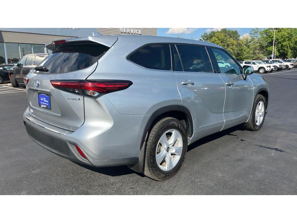 used 2021 Toyota Highlander Hybrid car, priced at $26,250