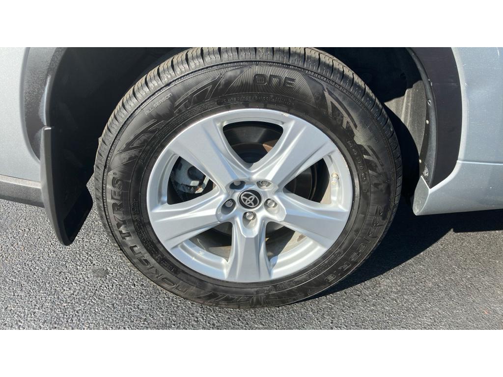 used 2021 Toyota Highlander Hybrid car, priced at $26,250