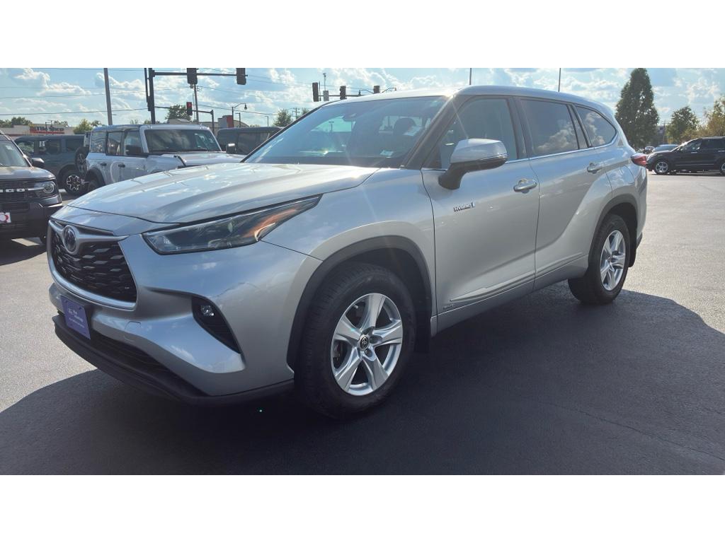 used 2021 Toyota Highlander Hybrid car, priced at $26,250