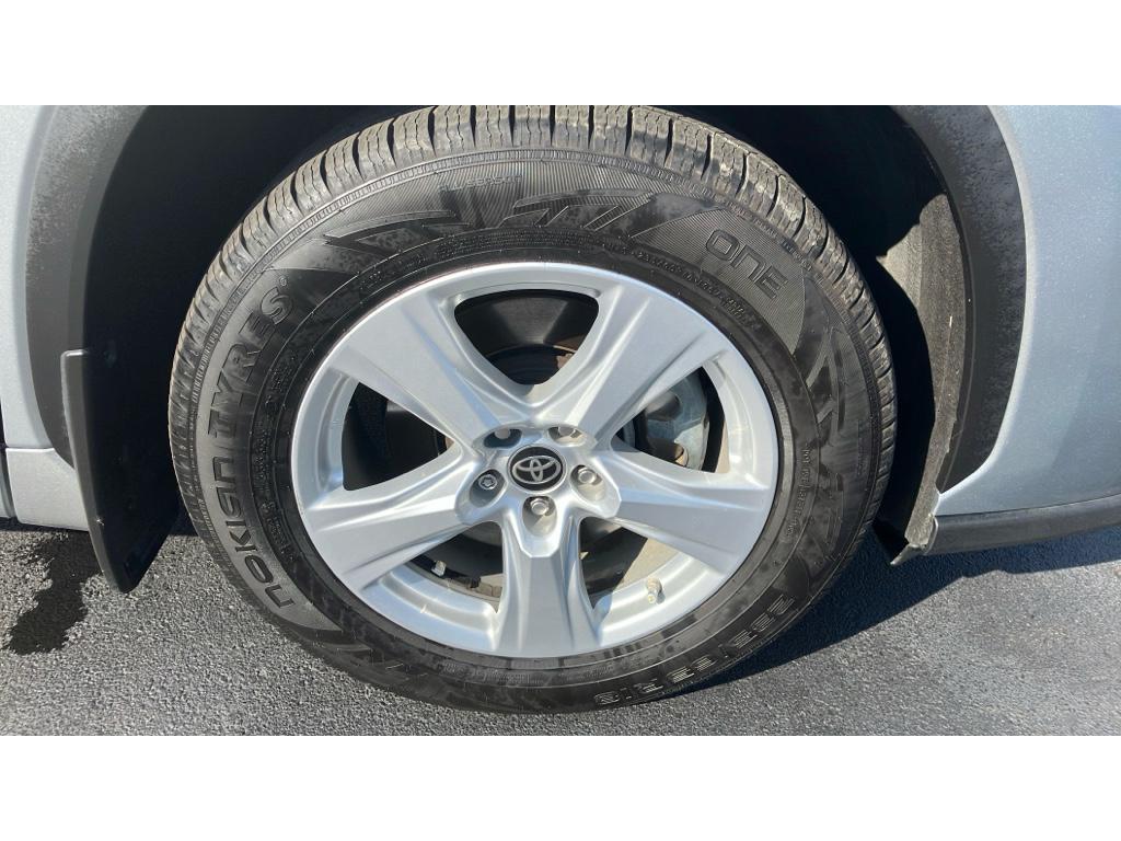 used 2021 Toyota Highlander Hybrid car, priced at $26,250