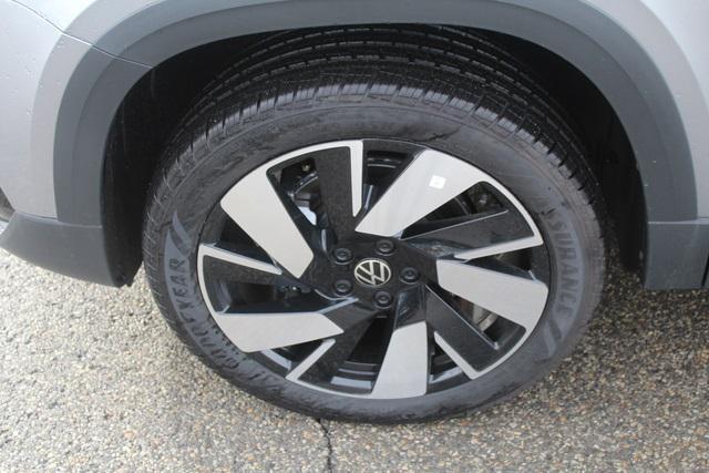 new 2024 Volkswagen Taos car, priced at $32,157