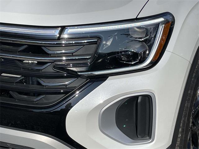 new 2026 Volkswagen Atlas car, priced at $50,681