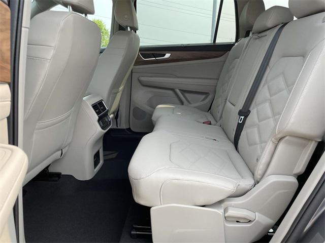 new 2025 Volkswagen Atlas car, priced at $45,073