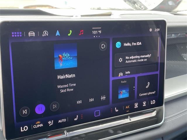 new 2025 Volkswagen Tiguan car, priced at $35,084