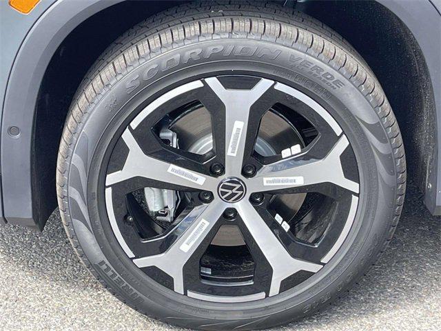 new 2025 Volkswagen Tiguan car, priced at $35,084