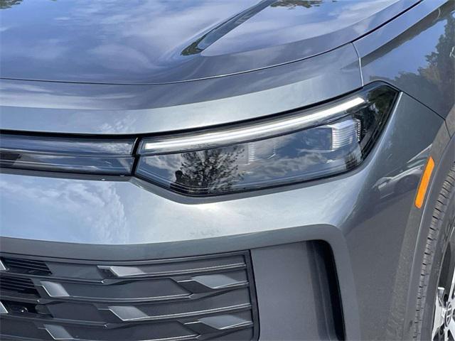 new 2025 Volkswagen Tiguan car, priced at $35,084