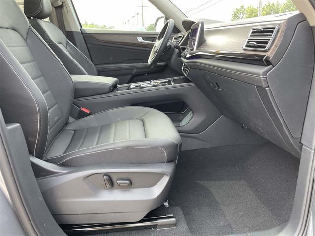 new 2025 Volkswagen Atlas car, priced at $47,952