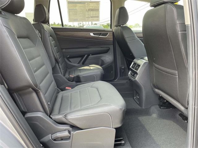new 2025 Volkswagen Atlas car, priced at $47,952
