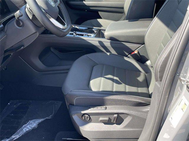 new 2025 Volkswagen Atlas car, priced at $45,291