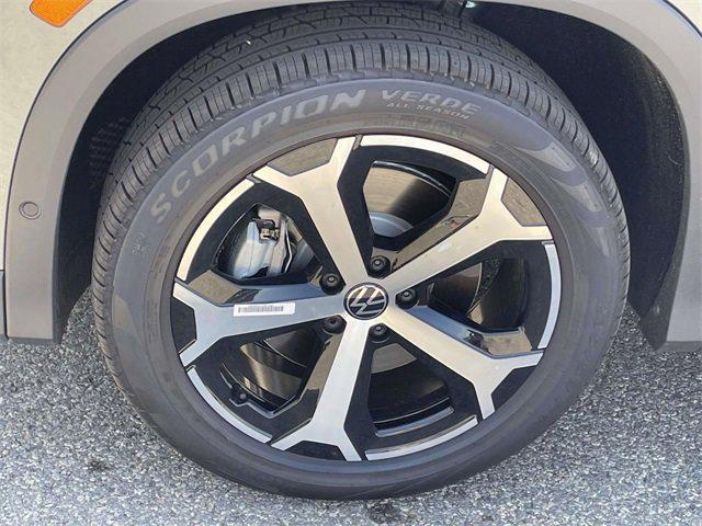 new 2025 Volkswagen Tiguan car, priced at $34,052