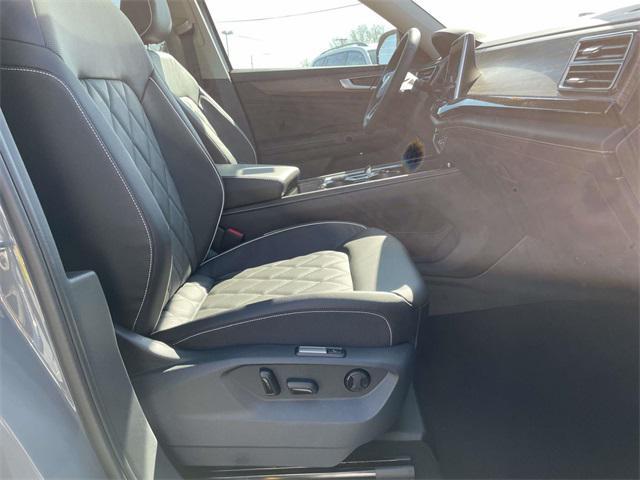new 2025 Volkswagen Atlas car, priced at $53,083