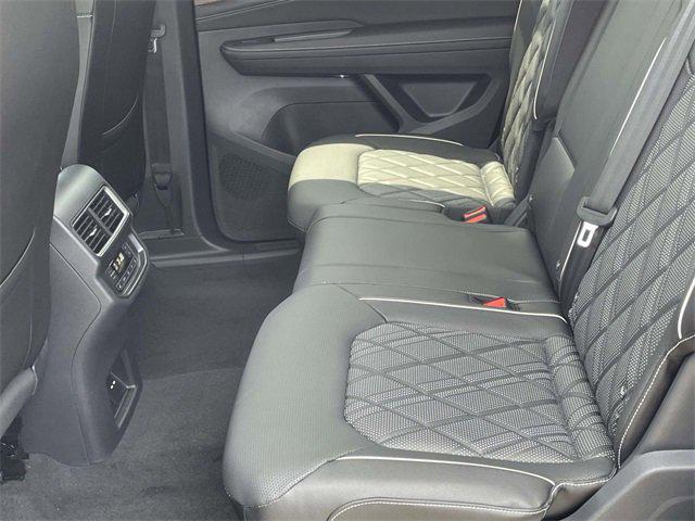 new 2025 Volkswagen Atlas car, priced at $49,693