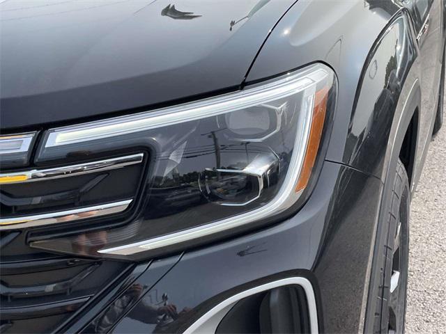 new 2025 Volkswagen Atlas car, priced at $47,034