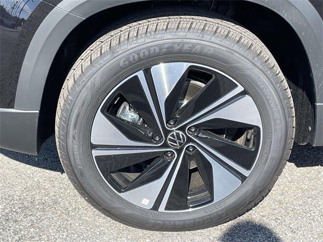 new 2025 Volkswagen Taos car, priced at $28,699