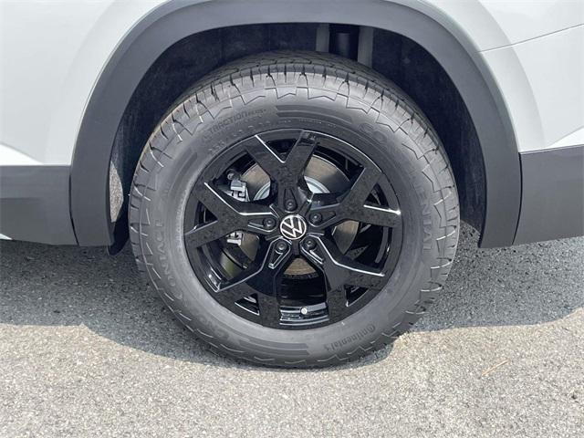 new 2025 Volkswagen Atlas car, priced at $47,034