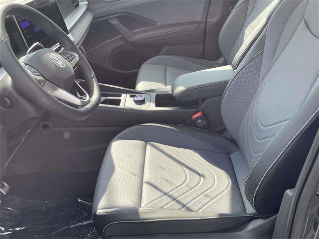 new 2025 Volkswagen Tiguan car, priced at $37,437