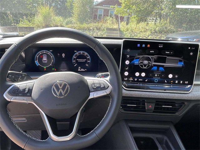 new 2025 Volkswagen Tiguan car, priced at $30,604
