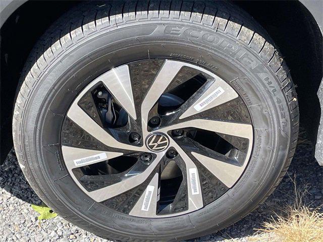 new 2025 Volkswagen Tiguan car, priced at $30,604