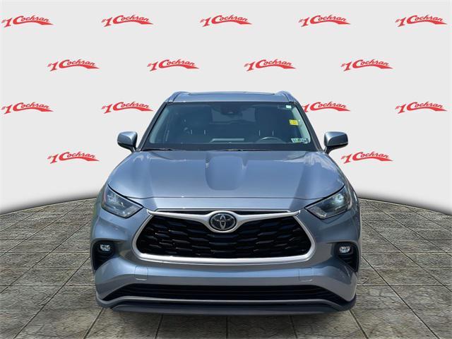 used 2021 Toyota Highlander car, priced at $30,272