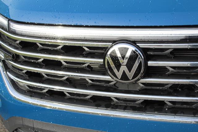 new 2025 Volkswagen Atlas car, priced at $44,658