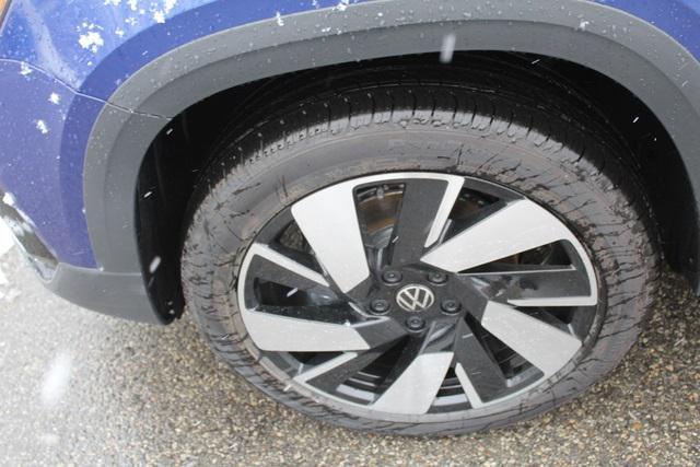 new 2024 Volkswagen Taos car, priced at $32,294