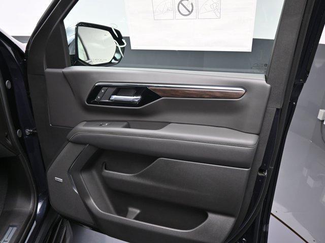 new 2025 Chevrolet Suburban car, priced at $75,641