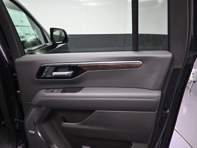 new 2025 Chevrolet Suburban car, priced at $75,641