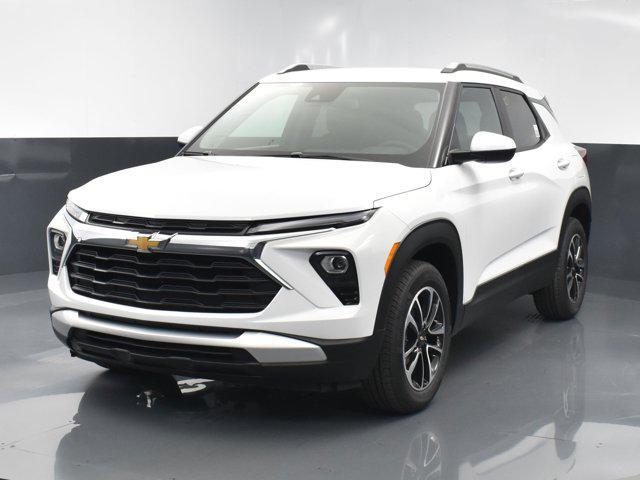 new 2025 Chevrolet TrailBlazer car, priced at $28,015