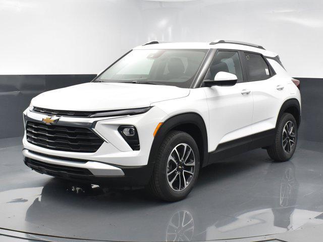 new 2025 Chevrolet TrailBlazer car, priced at $28,015