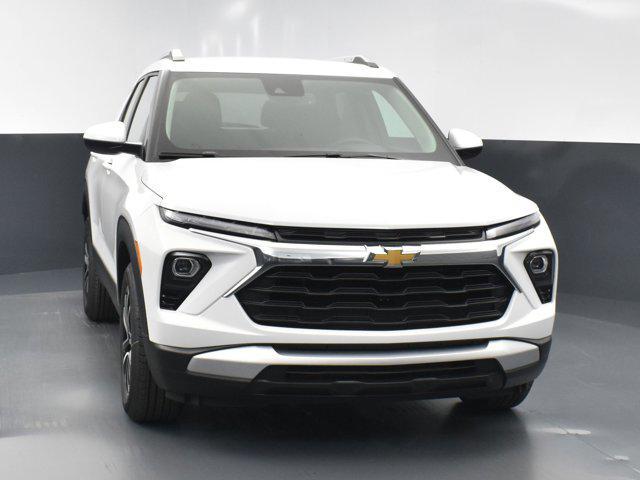 new 2025 Chevrolet TrailBlazer car, priced at $28,015