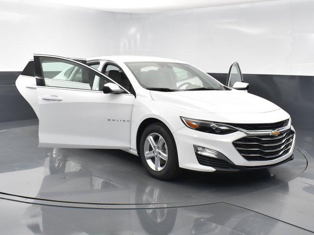 new 2024 Chevrolet Malibu car, priced at $24,280