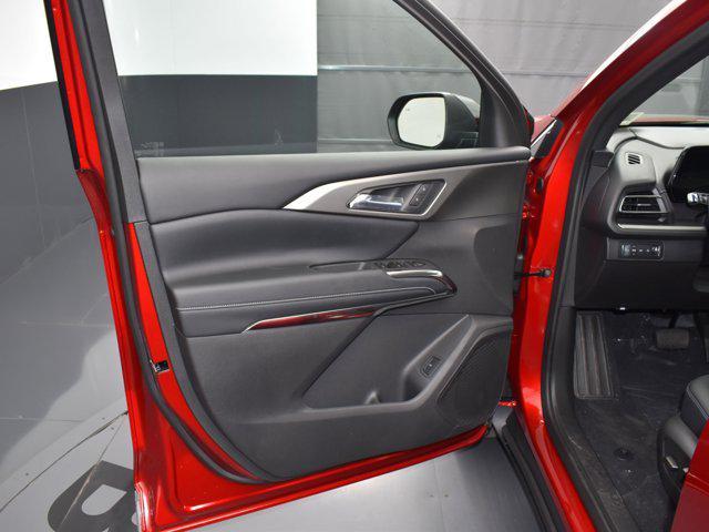 new 2025 Chevrolet Traverse car, priced at $46,515