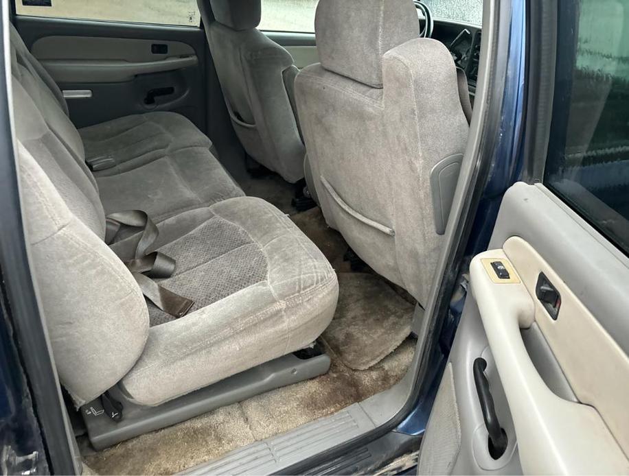 used 2001 Chevrolet Suburban car, priced at $2,150