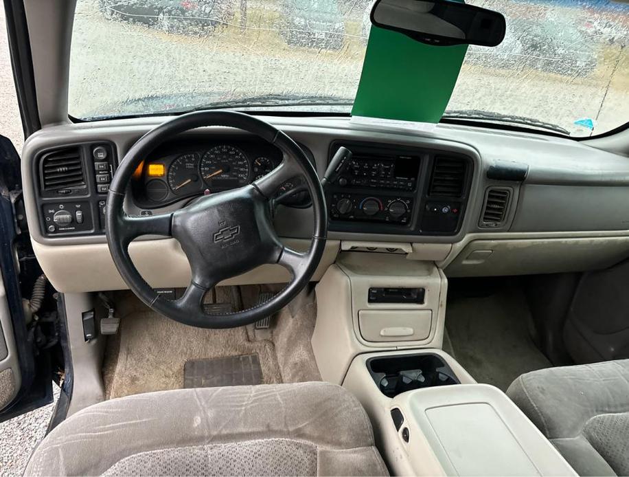 used 2001 Chevrolet Suburban car, priced at $2,150